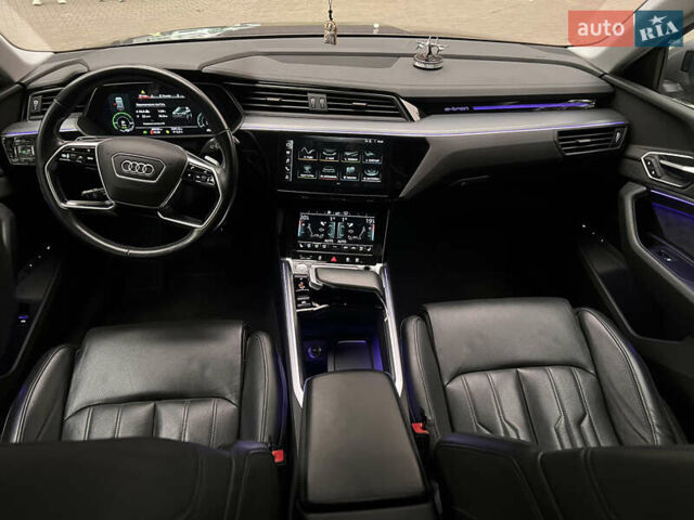 Серый Ауди E-Tron, объемом двигателя 0 л и пробегом 86 тыс. км за 31000 $, фото 15 на Automoto.ua