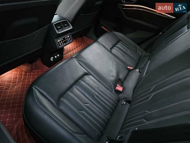 Серый Ауди E-Tron, объемом двигателя 0 л и пробегом 121 тыс. км за 27700 $, фото 30 на Automoto.ua