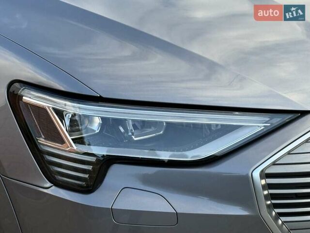 Ауді E-Tron 2019 у Рівному на Automoto.ua Сірий Ауді E-Tron, об'ємом двигуна 0 л та пробігом 139 тис. км за 26900 $, фото 12 на Automoto.ua
