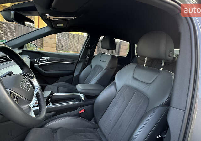 Серый Ауди E-Tron, объемом двигателя 0 л и пробегом 60 тыс. км за 32500 $, фото 11 на Automoto.ua