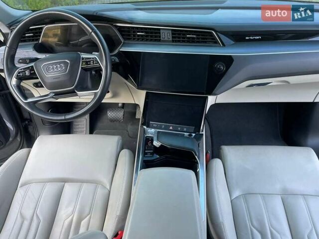 Сірий Ауді E-Tron, об'ємом двигуна 0 л та пробігом 160 тис. км за 27000 $, фото 6 на Automoto.ua