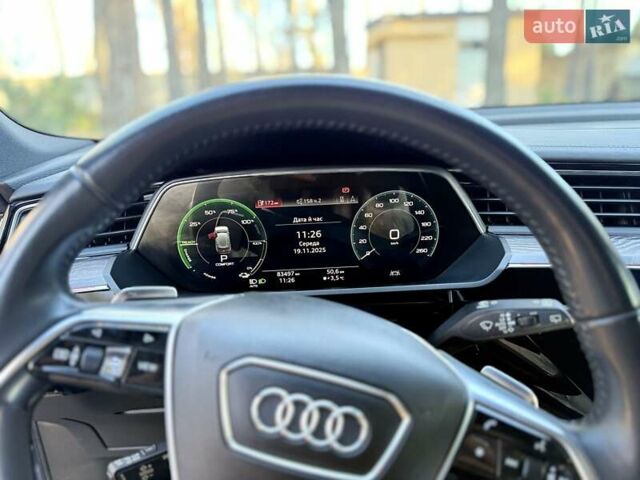 Серый Ауди E-Tron, объемом двигателя 0 л и пробегом 83 тыс. км за 32700 $, фото 31 на Automoto.ua