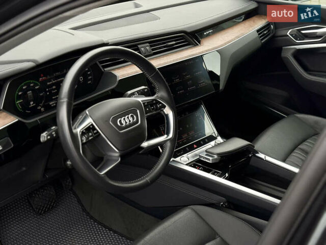 Сірий Ауді E-Tron, об'ємом двигуна 0 л та пробігом 59 тис. км за 30500 $, фото 16 на Automoto.ua