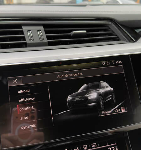 Сірий Ауді E-Tron, об'ємом двигуна 0 л та пробігом 75 тис. км за 34300 $, фото 52 на Automoto.ua