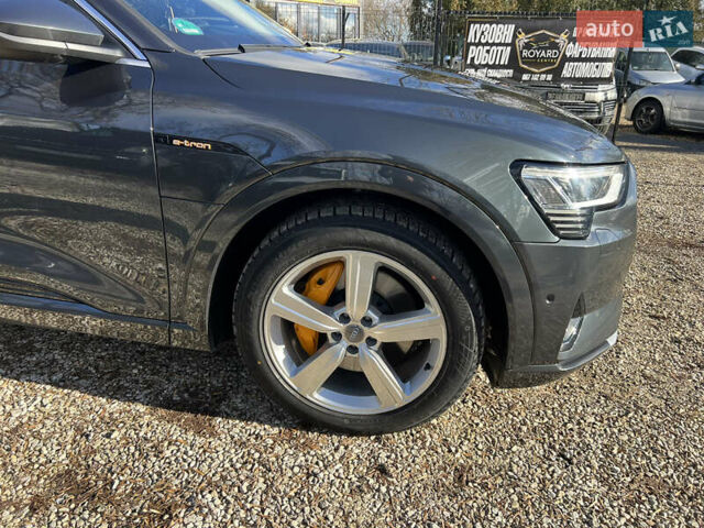 Сірий Ауді E-Tron, об'ємом двигуна 0 л та пробігом 148 тис. км за 29900 $, фото 7 на Automoto.ua