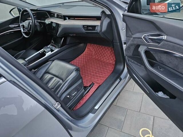 Серый Ауди E-Tron, объемом двигателя 0 л и пробегом 121 тыс. км за 27700 $, фото 33 на Automoto.ua