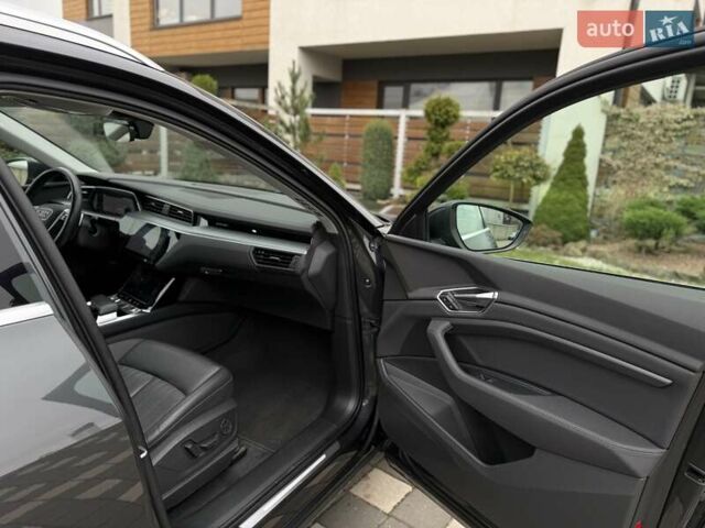 Серый Ауди E-Tron, объемом двигателя 0 л и пробегом 116 тыс. км за 25900 $, фото 29 на Automoto.ua