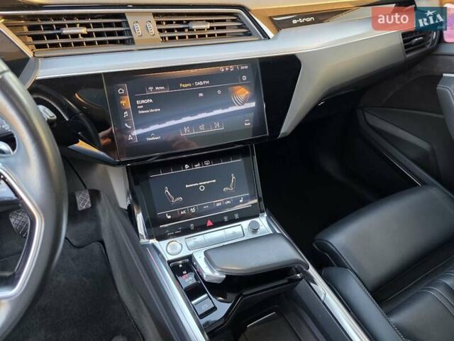 Серый Ауди E-Tron, объемом двигателя 0 л и пробегом 172 тыс. км за 30999 $, фото 21 на Automoto.ua