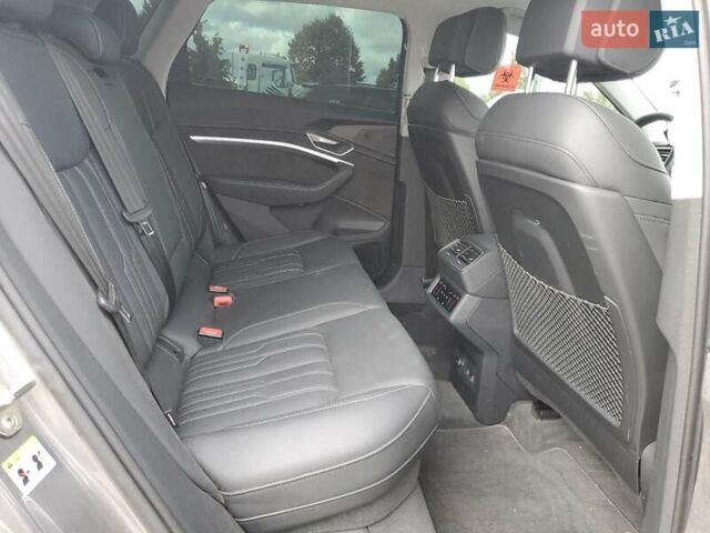 Серый Ауди E-Tron, объемом двигателя 0 л и пробегом 75 тыс. км за 9000 $, фото 10 на Automoto.ua