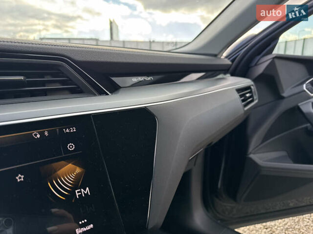 Серый Ауди E-Tron, объемом двигателя 0 л и пробегом 162 тыс. км за 20850 $, фото 31 на Automoto.ua