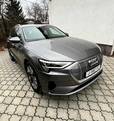 Серый Ауди E-Tron, объемом двигателя 0 л и пробегом 122 тыс. км за 27500 $, фото 4 на Automoto.ua