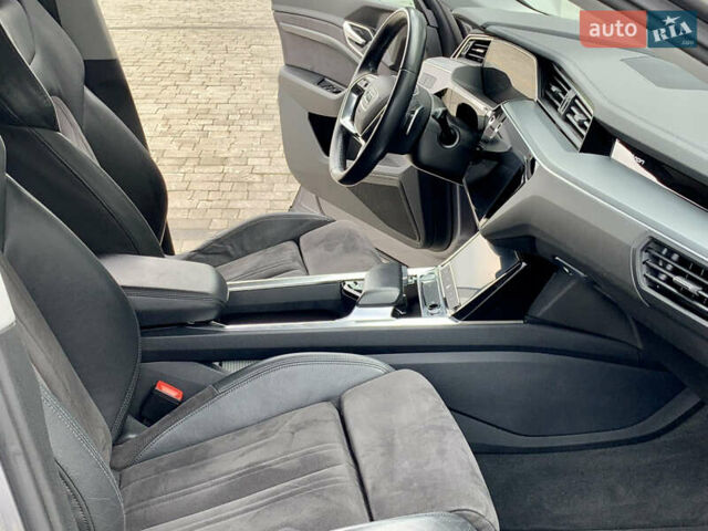 Ауді E-Tron 2019 у Дрогобичі на Automoto.ua Сірий Ауді E-Tron, об'ємом двигуна 0 л та пробігом 160 тис. км за 23500 $, фото 9 на Automoto.ua