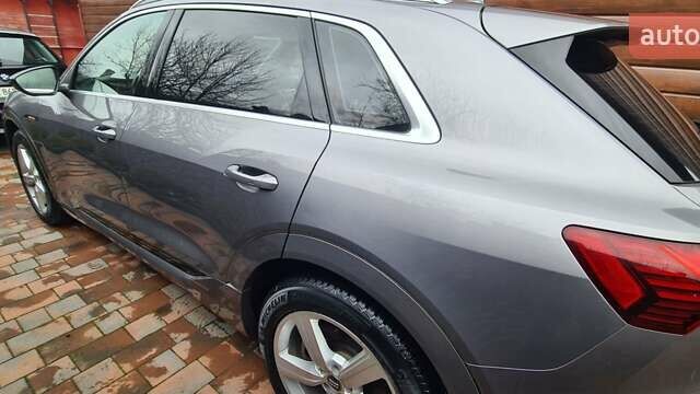 Серый Ауди E-Tron, объемом двигателя 0 л и пробегом 146 тыс. км за 21000 $, фото 8 на Automoto.ua