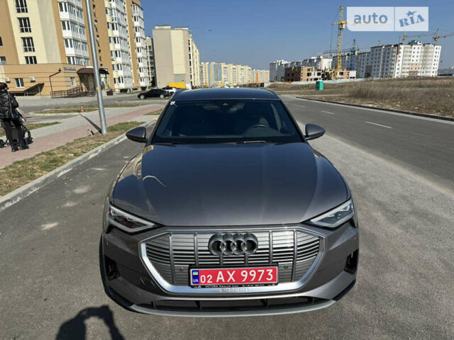 Сірий Ауді E-Tron, об'ємом двигуна 0 л та пробігом 74 тис. км за 38900 $, фото 18 на Automoto.ua