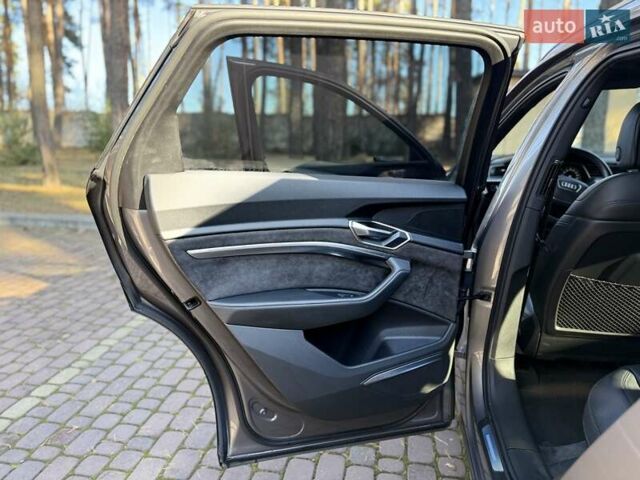 Серый Ауди E-Tron, объемом двигателя 0 л и пробегом 83 тыс. км за 32700 $, фото 26 на Automoto.ua