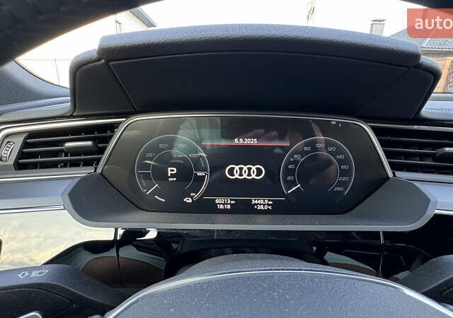 Серый Ауди E-Tron, объемом двигателя 0 л и пробегом 60 тыс. км за 32500 $, фото 13 на Automoto.ua