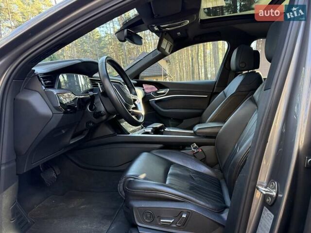 Серый Ауди E-Tron, объемом двигателя 0 л и пробегом 83 тыс. км за 32700 $, фото 17 на Automoto.ua