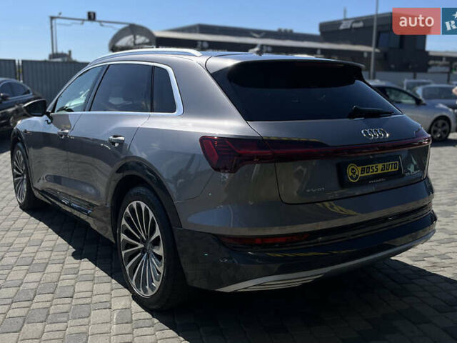 Серый Ауди E-Tron, объемом двигателя 0 л и пробегом 165 тыс. км за 29800 $, фото 4 на Automoto.ua