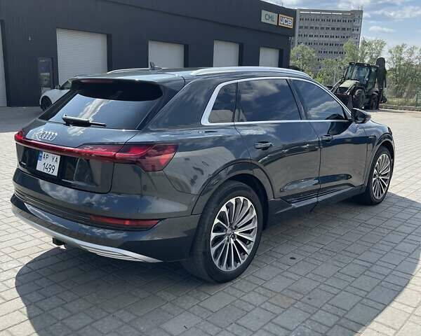 Серый Ауди E-Tron, объемом двигателя 0 л и пробегом 142 тыс. км за 27500 $, фото 4 на Automoto.ua
