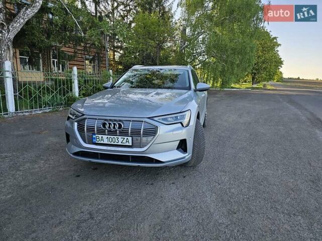 Серый Ауди E-Tron, объемом двигателя 0 л и пробегом 121 тыс. км за 27700 $, фото 9 на Automoto.ua