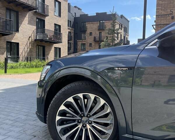Серый Ауди E-Tron, объемом двигателя 0 л и пробегом 69 тыс. км за 33000 $, фото 4 на Automoto.ua