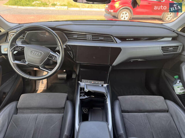 Серый Ауди E-Tron, объемом двигателя 0 л и пробегом 85 тыс. км за 26690 $, фото 9 на Automoto.ua