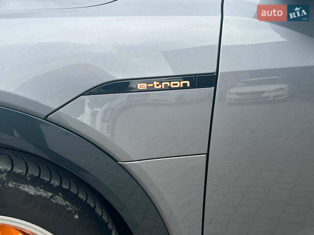 Серый Ауди E-Tron, объемом двигателя 0 л и пробегом 118 тыс. км за 31950 $, фото 4 на Automoto.ua