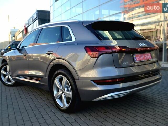 Серый Ауди E-Tron, объемом двигателя 0 л и пробегом 125 тыс. км за 23800 $, фото 174 на Automoto.ua