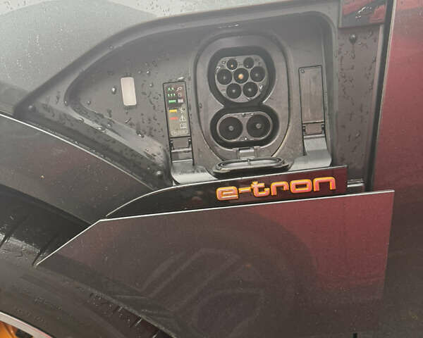 Ауди E-Tron 2020 в Киеве на Automoto.ua Серый Ауди E-Tron, объемом двигателя 0 л и пробегом 71 тыс. км за 35300 $, фото 30 на Automoto.ua