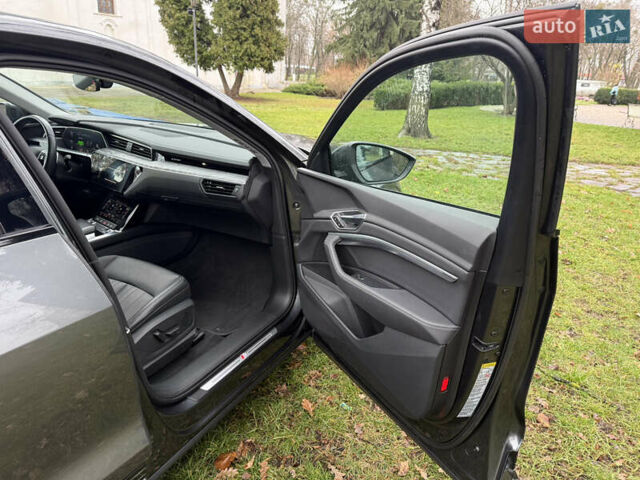 Сірий Ауді E-Tron, об'ємом двигуна 0 л та пробігом 53 тис. км за 34000 $, фото 23 на Automoto.ua