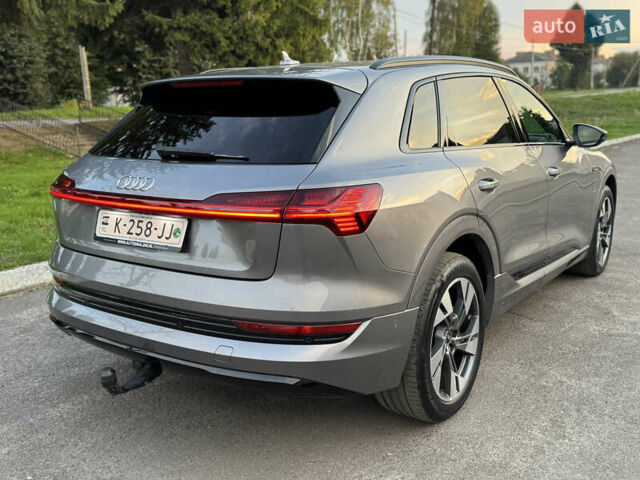 Сірий Ауді E-Tron, об'ємом двигуна 0 л та пробігом 180 тис. км за 21500 $, фото 14 на Automoto.ua