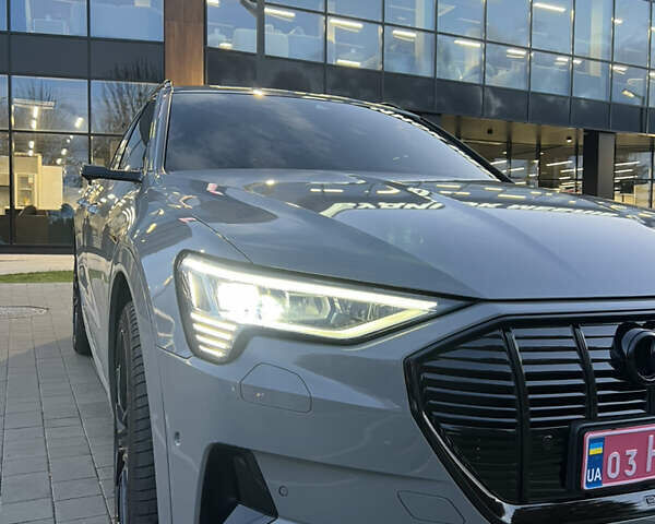 Сірий Ауді E-Tron, об'ємом двигуна 0 л та пробігом 104 тис. км за 32500 $, фото 13 на Automoto.ua