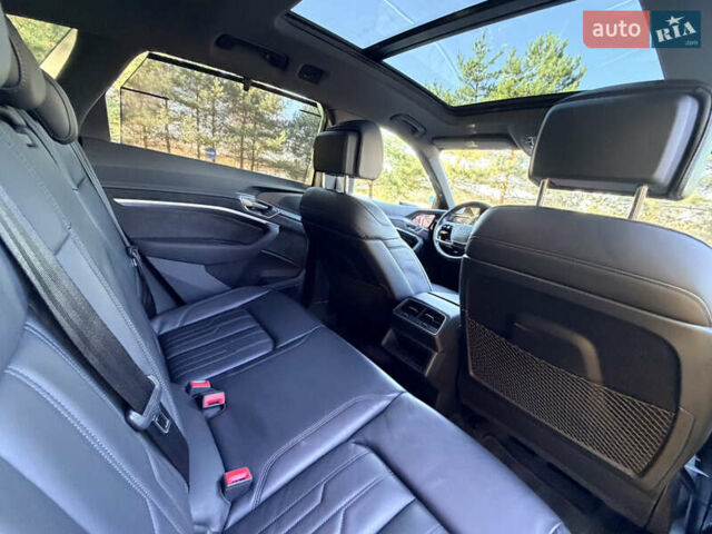 Серый Ауди E-Tron, объемом двигателя 0 л и пробегом 117 тыс. км за 28990 $, фото 24 на Automoto.ua