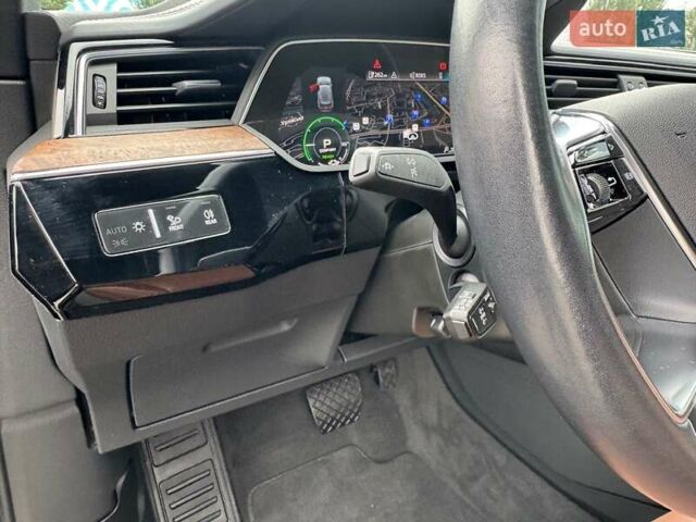 Серый Ауди E-Tron, объемом двигателя 0 л и пробегом 58 тыс. км за 37000 $, фото 39 на Automoto.ua
