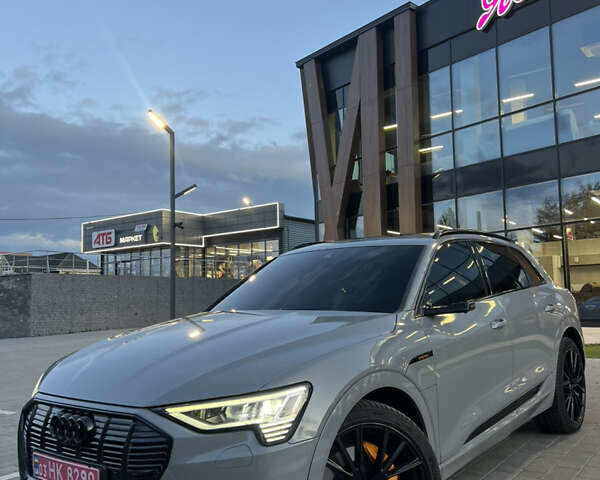 Сірий Ауді E-Tron, об'ємом двигуна 0 л та пробігом 104 тис. км за 32500 $, фото 2 на Automoto.ua