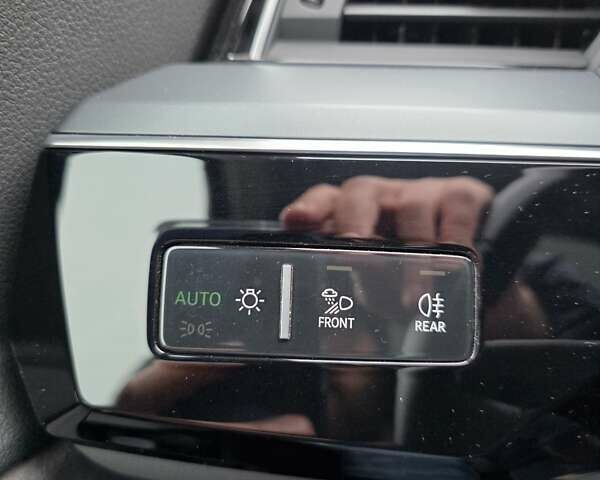 Серый Ауди E-Tron, объемом двигателя 0 л и пробегом 90 тыс. км за 36500 $, фото 26 на Automoto.ua