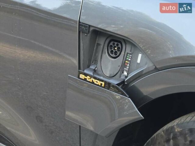 Сірий Ауді E-Tron, об'ємом двигуна 0 л та пробігом 67 тис. км за 37999 $, фото 22 на Automoto.ua