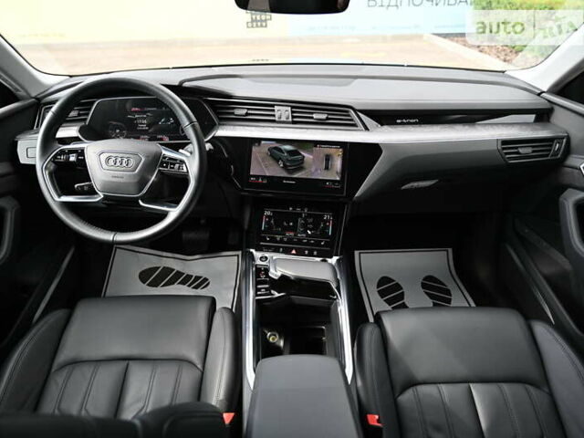 Серый Ауди E-Tron, объемом двигателя 0 л и пробегом 62 тыс. км за 43500 $, фото 3 на Automoto.ua