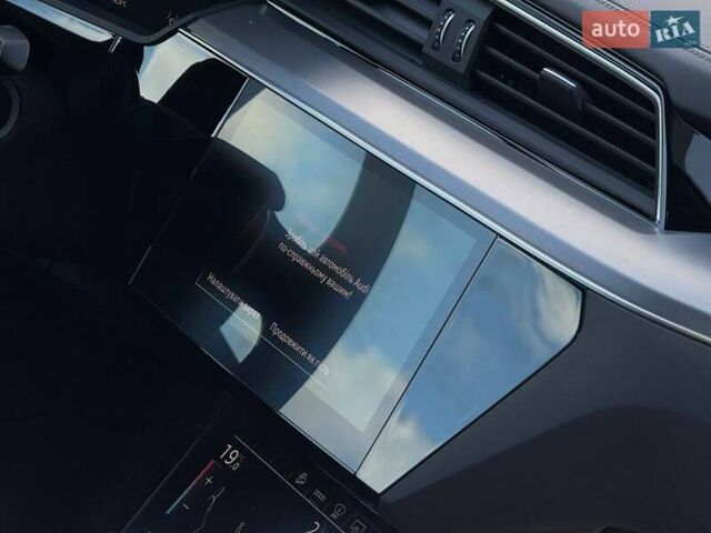 Сірий Ауді E-Tron, об'ємом двигуна 0 л та пробігом 54 тис. км за 47000 $, фото 14 на Automoto.ua