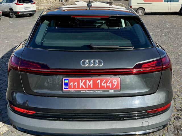 Серый Ауди E-Tron, объемом двигателя 0 л и пробегом 175 тыс. км за 22700 $, фото 6 на Automoto.ua