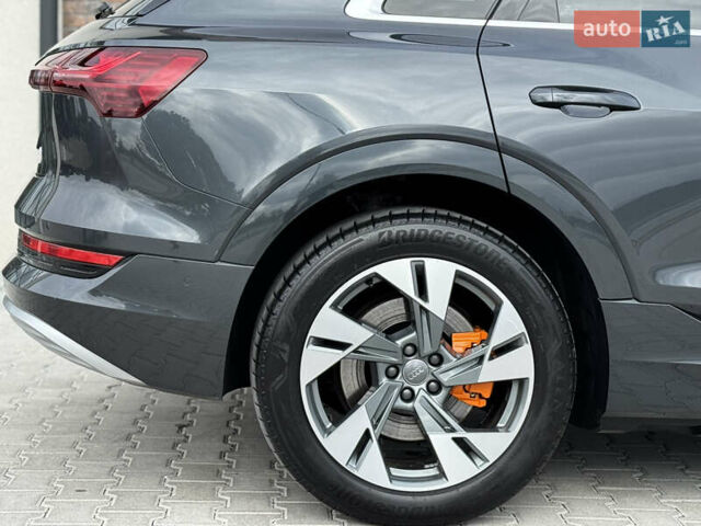 Ауди E-Tron 2020 в Тернополе на Automoto.ua Серый Ауди E-Tron, объемом двигателя 0 л и пробегом 126 тыс. км за 23900 $, фото 23 на Automoto.ua
