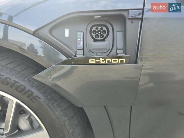 Ауди E-Tron 2020 в Днепре (Днепропетровске) на Automoto.ua Серый Ауди E-Tron, объемом двигателя 0 л и пробегом 90 тыс. км за 37777 $, фото 12 на Automoto.ua