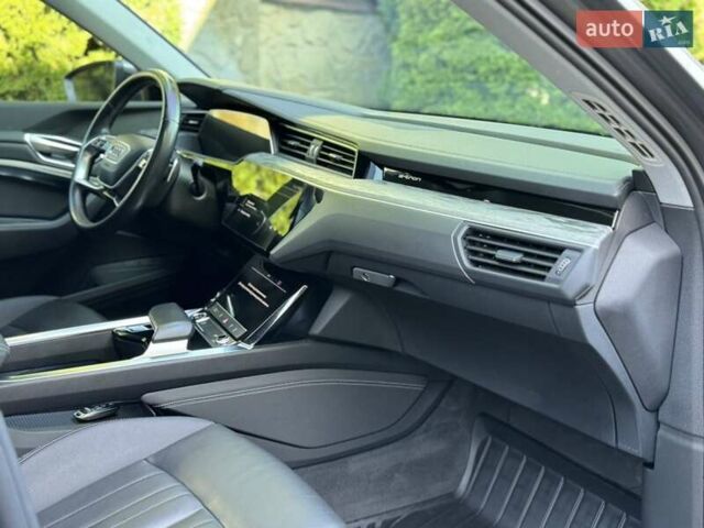 Сірий Ауді E-Tron, об'ємом двигуна 0 л та пробігом 100 тис. км за 26500 $, фото 16 на Automoto.ua