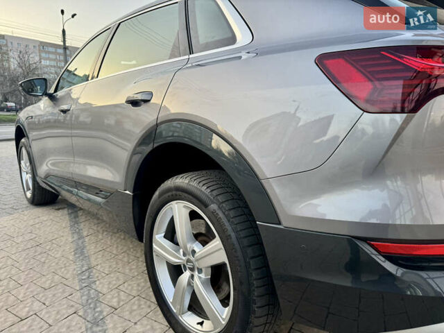 Сірий Ауді E-Tron, об'ємом двигуна 0 л та пробігом 143 тис. км за 27900 $, фото 30 на Automoto.ua