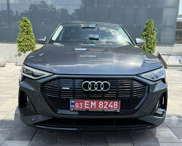 Ауді E-Tron 2020 у Києві на Automoto.ua Сірий Ауді E-Tron, об'ємом двигуна 0 л та пробігом 53 тис. км за 33900 $, фото 1 на Automoto.ua
