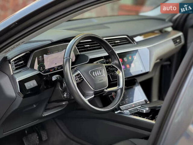 Сірий Ауді E-Tron, об'ємом двигуна 0 л та пробігом 170 тис. км за 25600 $, фото 5 на Automoto.ua