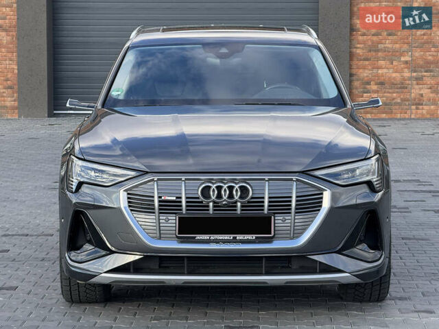 Серый Ауди E-Tron, объемом двигателя 0 л и пробегом 53 тыс. км за 40900 $, фото 6 на Automoto.ua