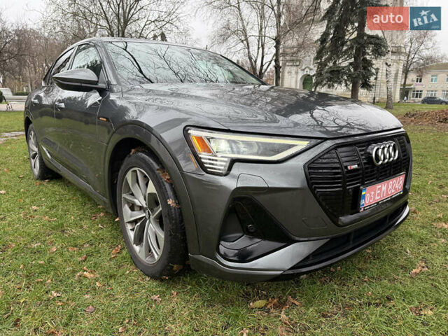 Сірий Ауді E-Tron, об'ємом двигуна 0 л та пробігом 53 тис. км за 34000 $, фото 5 на Automoto.ua