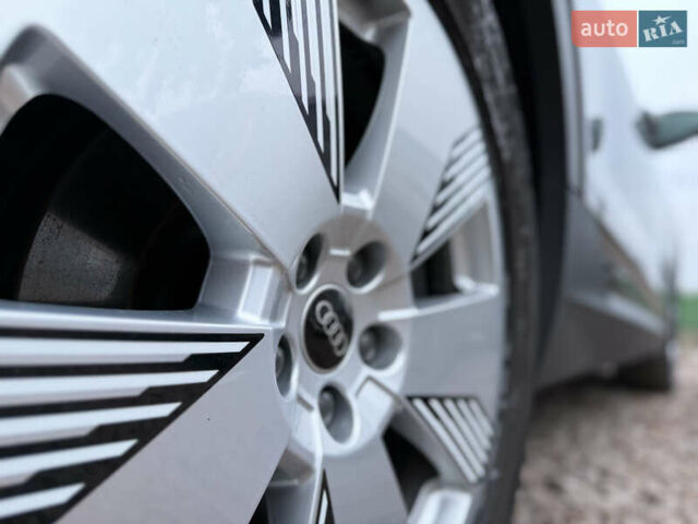 Ауди E-Tron 2020 в Житомире на Automoto.ua Серый Ауди E-Tron, объемом двигателя 0 л и пробегом 169 тыс. км за 22899 $, фото 63 на Automoto.ua