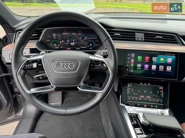 Серый Ауди E-Tron, объемом двигателя 0 л и пробегом 58 тыс. км за 37000 $, фото 40 на Automoto.ua